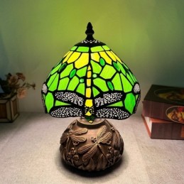 Tiffany-tyylinen...