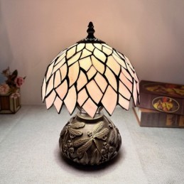 Tiffany-tyylinen...