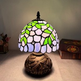 Tiffany-tyylinen...
