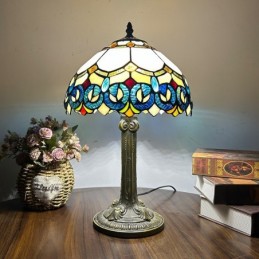 Tiffany-tyylinen...