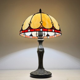 Tiffany-tyylinen...