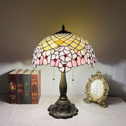 Tiffany-tyylinen...