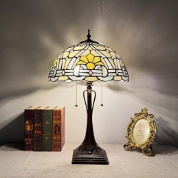 Tiffany-tyylinen...