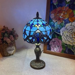 Tiffany-tyylinen...