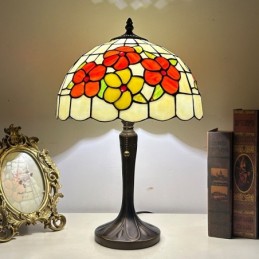 Tiffany-tyylinen...