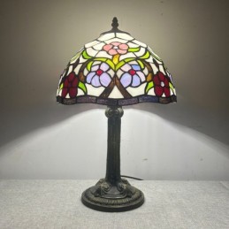 Tiffany-tyylinen...