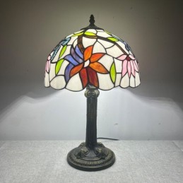 Tiffany-tyylinen...