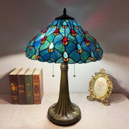 Tiffany-tyylinen...