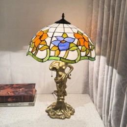 Tiffany-tyylinen...