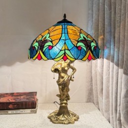Tiffany-tyylinen...