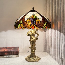Tiffany-tyylinen...