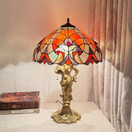 Tiffany-tyylinen...
