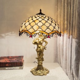 Tiffany-tyylinen...