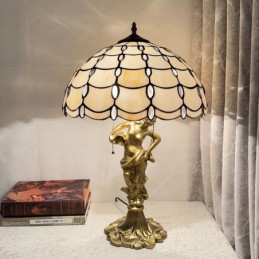 Tiffany-tyylinen...