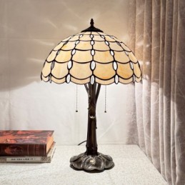 Tiffany-tyylinen...