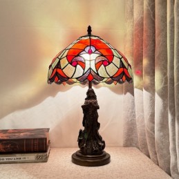 Tiffany-tyylinen...