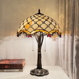 Tiffany-tyylinen...