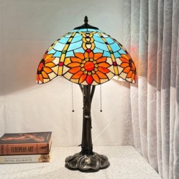 Tiffany-tyylinen...