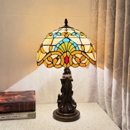 Tiffany-tyylinen...