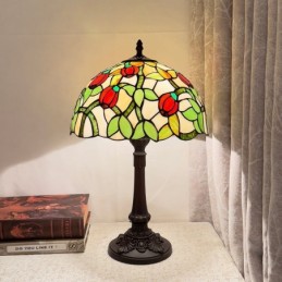 Tiffany-tyylinen...