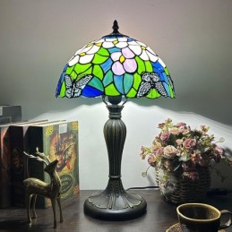 Tiffany-tyylinen...