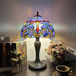 Tiffany-tyylinen...