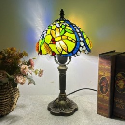 Tiffany-tyylinen...