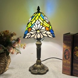 Tiffany-tyylinen...