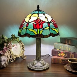 Tiffany-tyylinen...