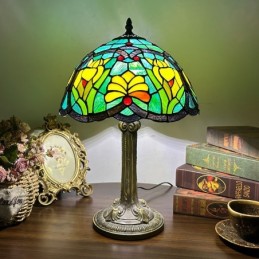 Tiffany-tyylinen...
