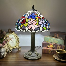 Tiffany-tyylinen...