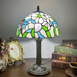 Tiffany-tyylinen...