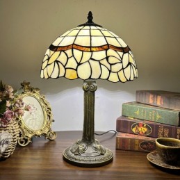 Tiffany-tyylinen...