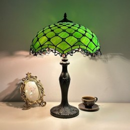 Tiffany-tyylinen...