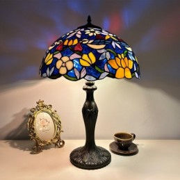 Tiffany-tyylinen...