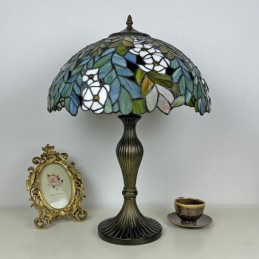 Tiffany-tyylinen...