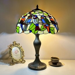 Tiffany-tyylinen...