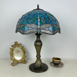 Tiffany-tyylinen...