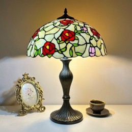 Tiffany-tyylinen...