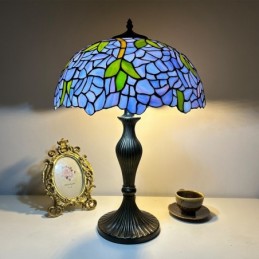 Tiffany-tyylinen...