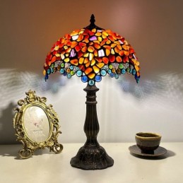 Tiffany-tyylinen...
