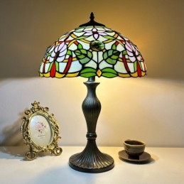 Tiffany-tyylinen...