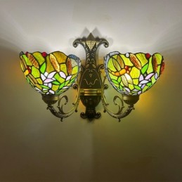 Tiffany-tyylinen...