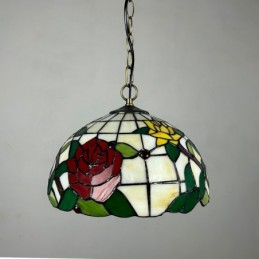 Tiffany-tyylinen...