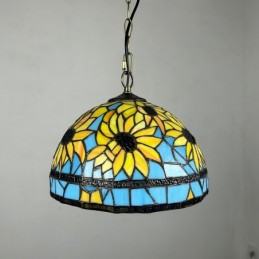 Tiffany-tyylinen...