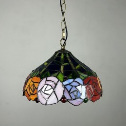 Tiffany-tyylinen...