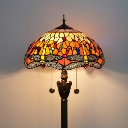 Tiffany-tyylinen...