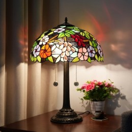 Tiffany-tyylinen...