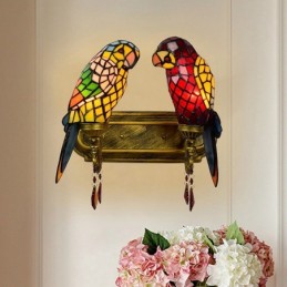 Tiffany-tyylinen...