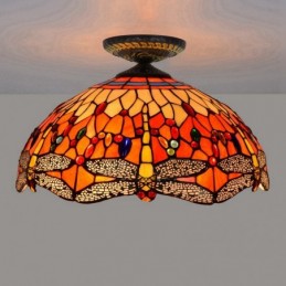 Tiffany-tyylinen...